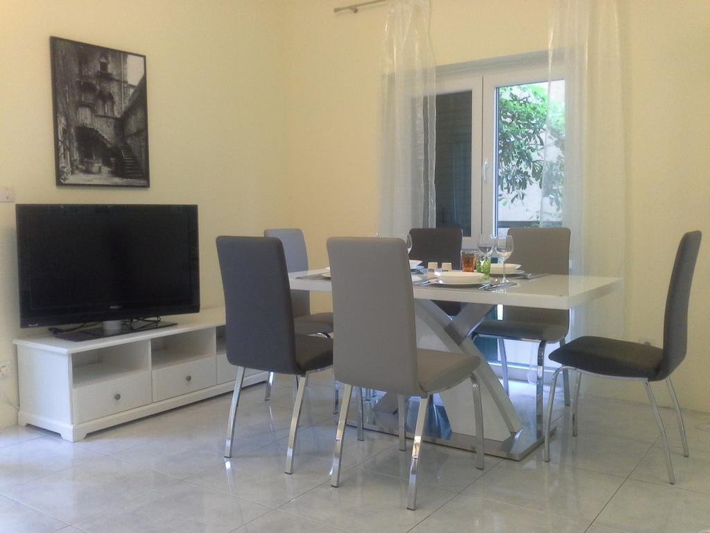 Sabina Apartments 오미스 객실 사진
